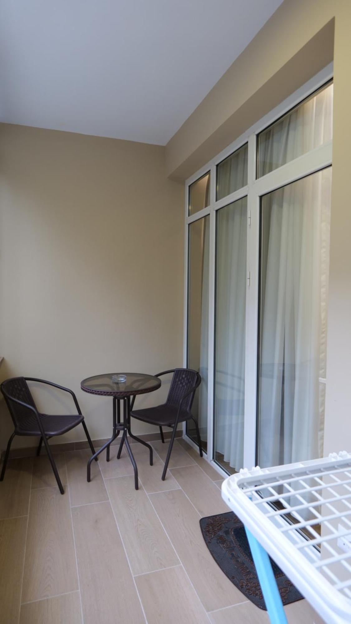 Kristi Apartments 03 Tirana Esterno foto